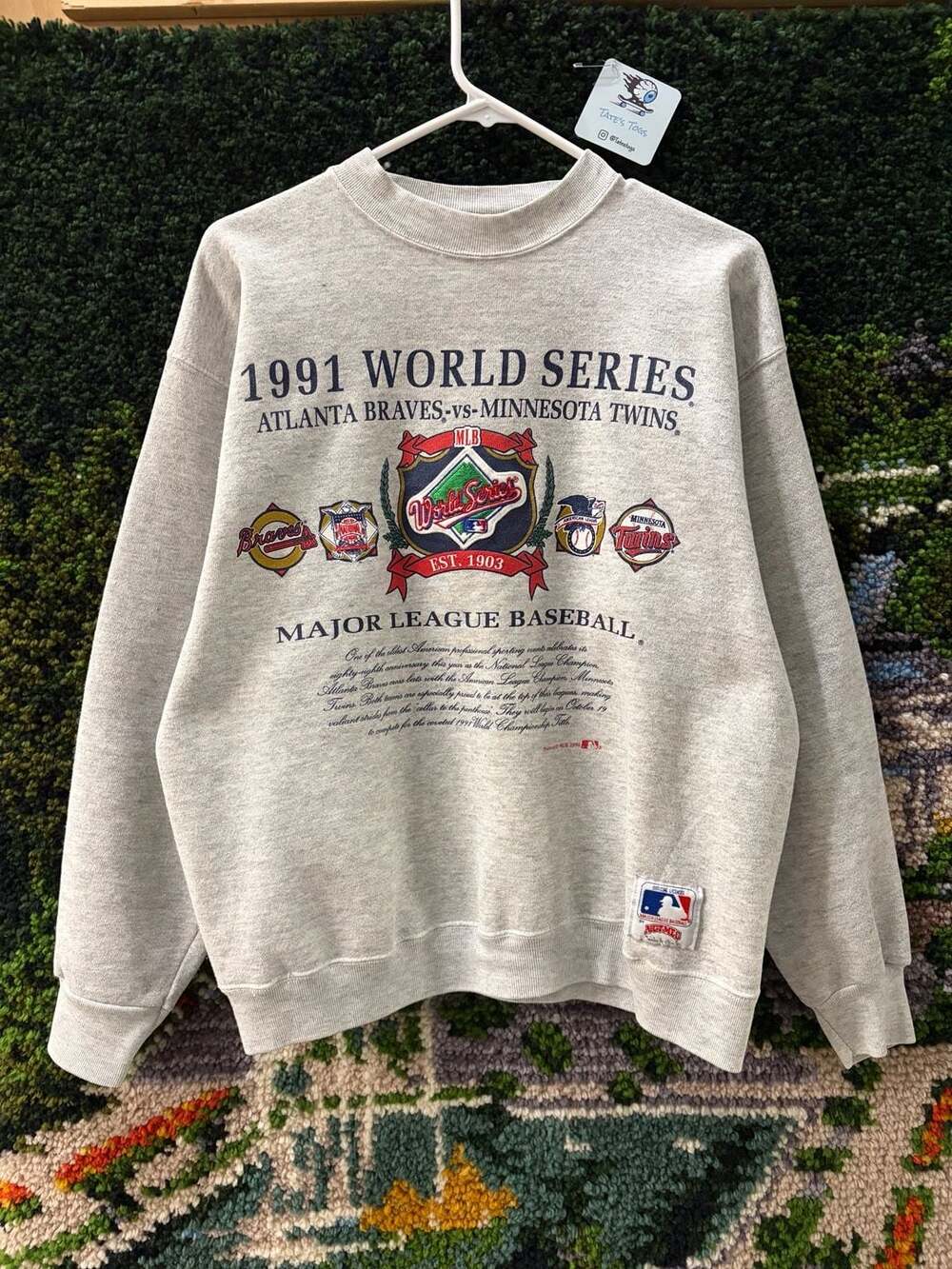 Vintage 1991 World Series Atlanta Braves vs Minnesota Twins Crewneck Sweatshirt